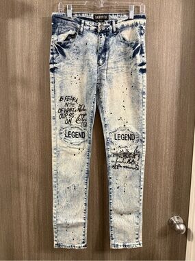 Encrypted Light Wash Skinny Jeans with 'LEGEND' Graphics - Light Blue/White